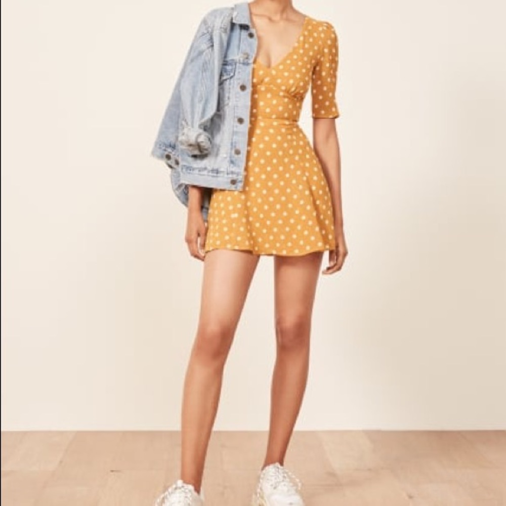 ⭐️ ISO: Marylou Dress Size 2 in yellow or blue